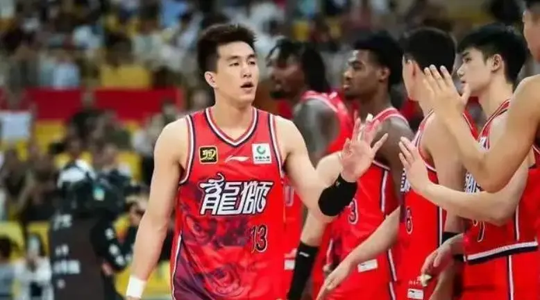 爱一配 郭艾伦和韩德君对练，主动示好辽宁队，未来有可能重回辽篮